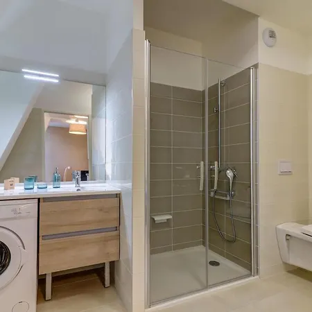 Ovelia - Le Courtille Ste-marthe * Дижон